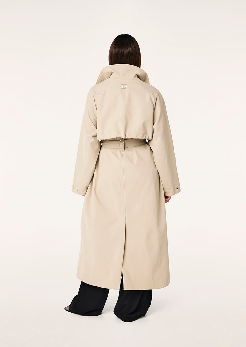 COMMUTE TRENCH COAT IN OXFORD TAN