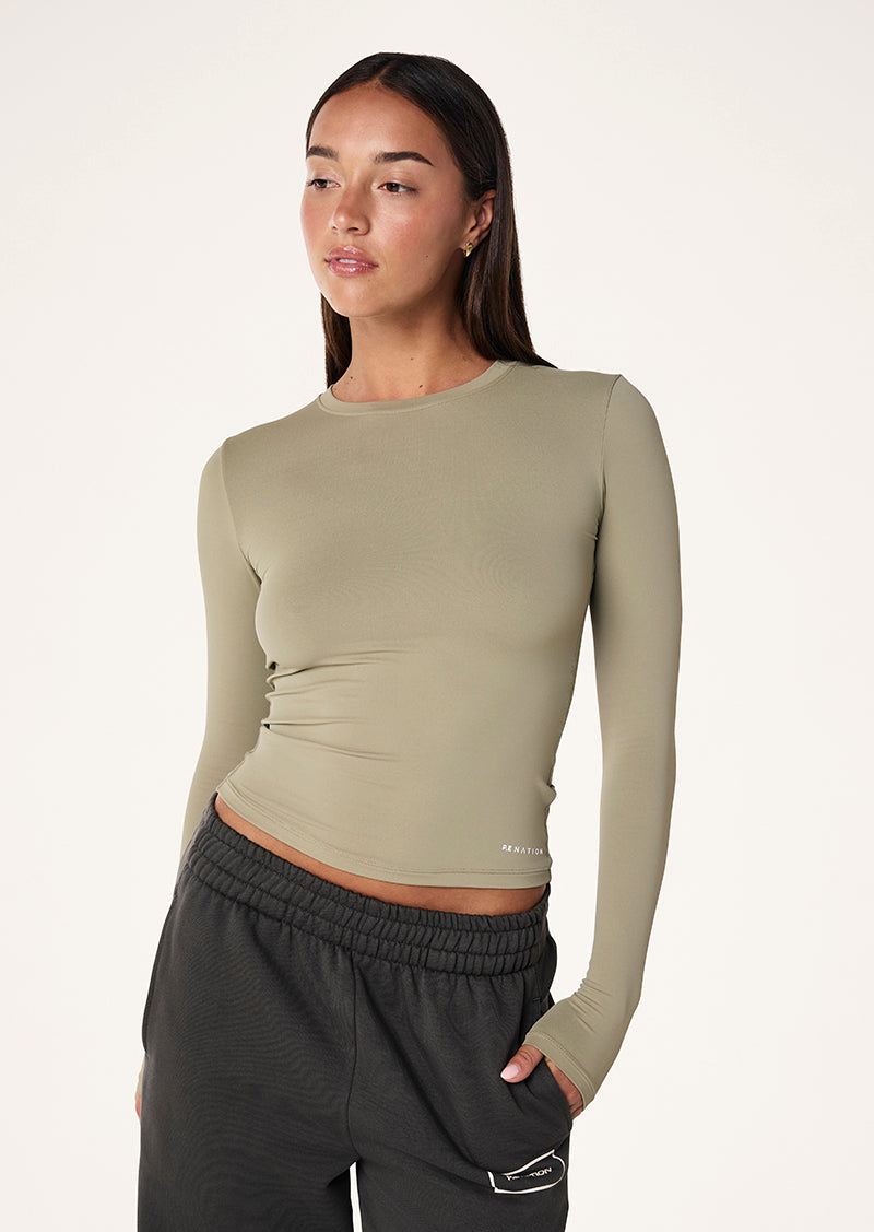 FOUNDATION LONG SLEEVE TOP IN SILVER SAGE