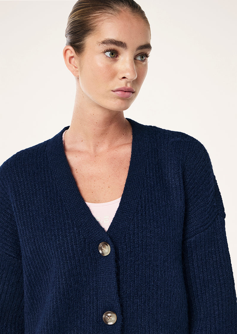 ILLUMINATE KNIT IN DARK NAVY