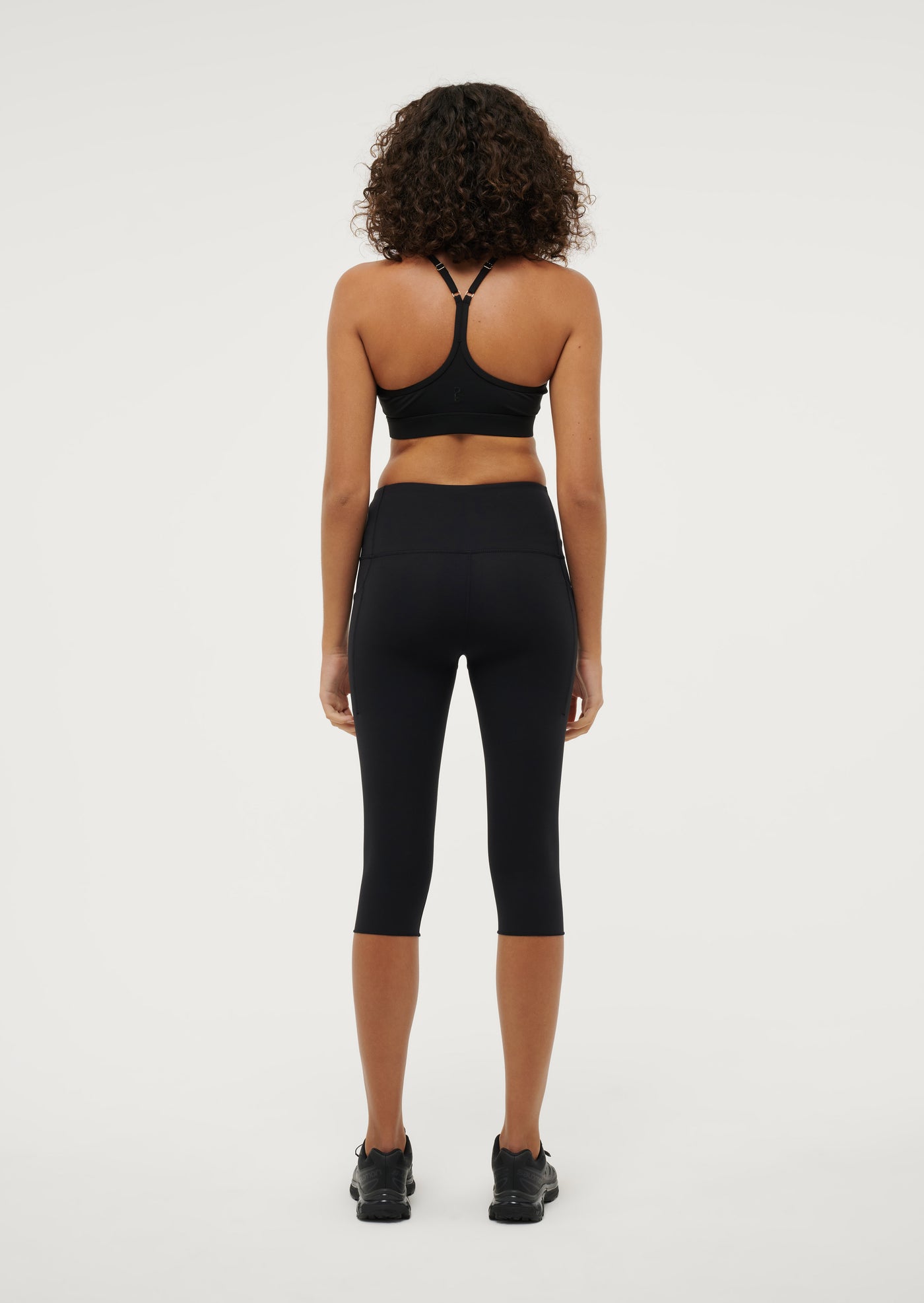 RECALIBRATE 3/4 LEGGING IN BLACK