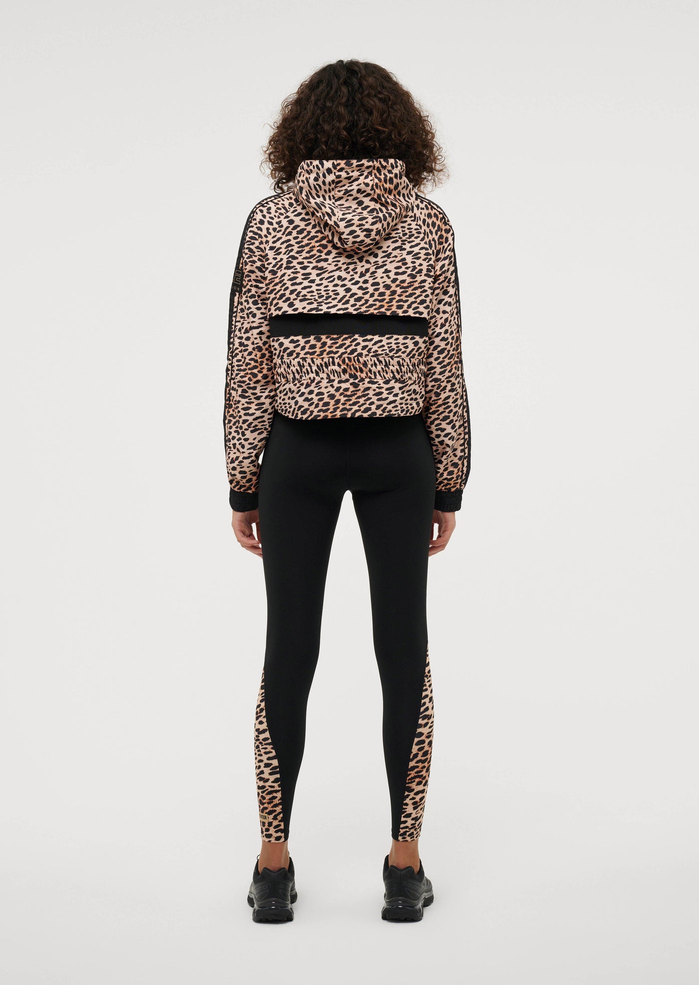 CROPPED MAN DOWN JACKET IN CHEETAH PRINT