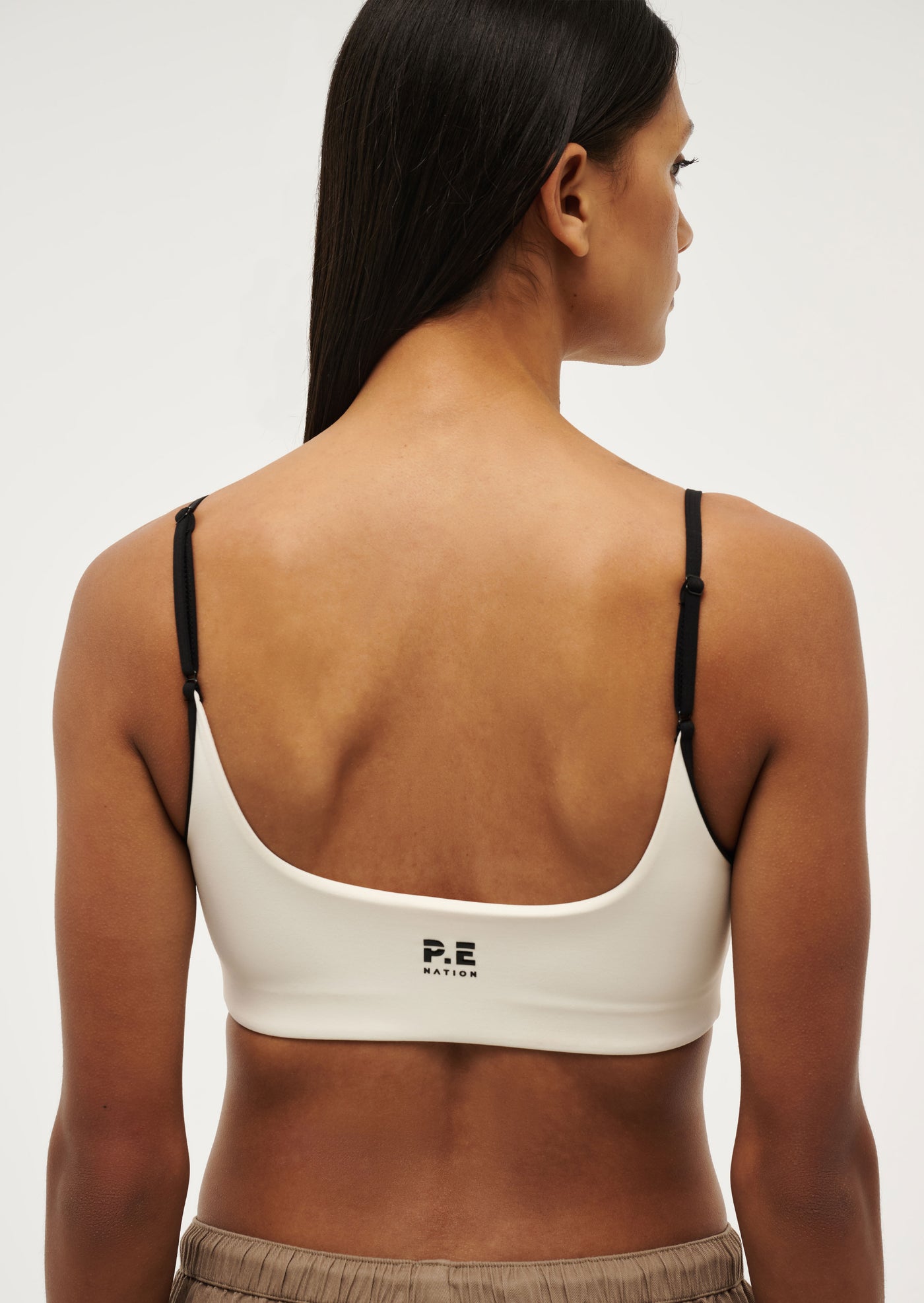 PREVIEW SPORTS BRA IN WHISPER WHITE