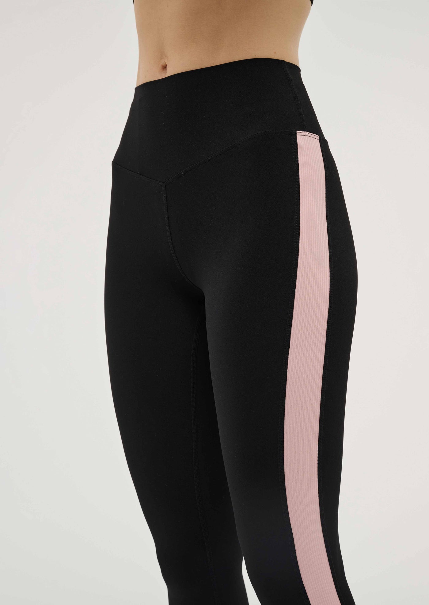 FREE PLAY 2 FULL LENGTH LEGGING IN BLACK / CRYSTAL ROSE