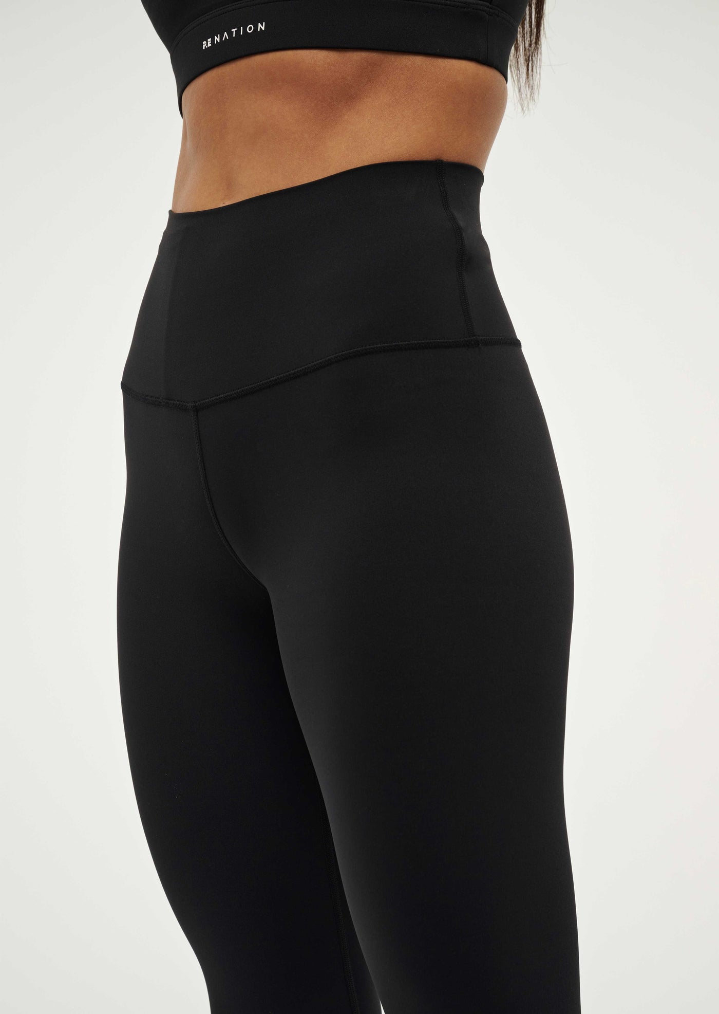 FREQUENCY 7/8 LEGGING IN BLACK