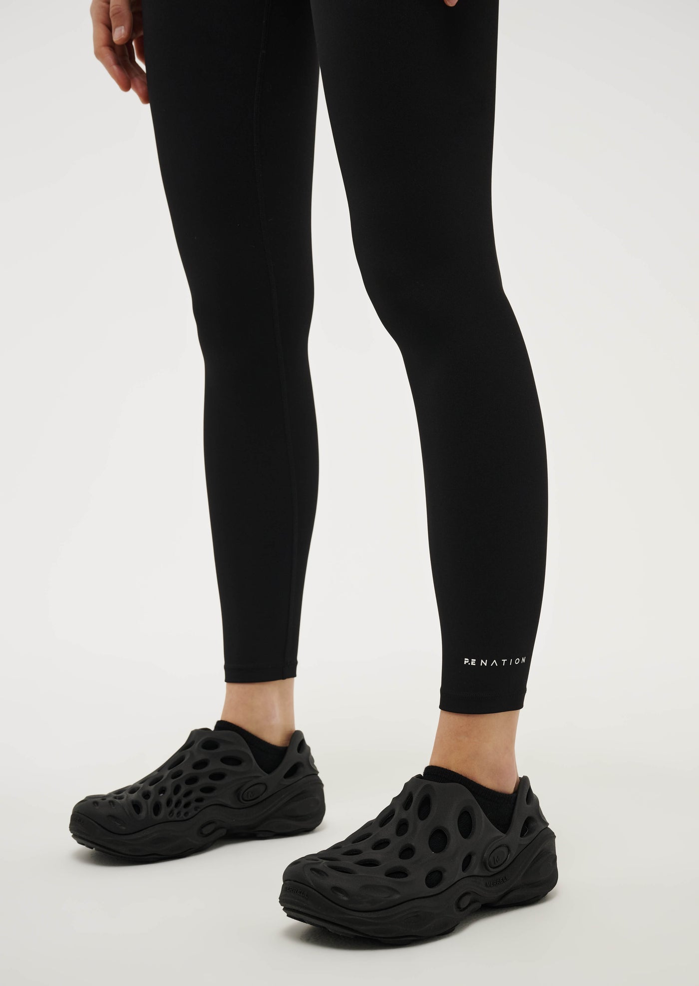 SIGNATURE FULL LENGTH LEGGING IN BLACK