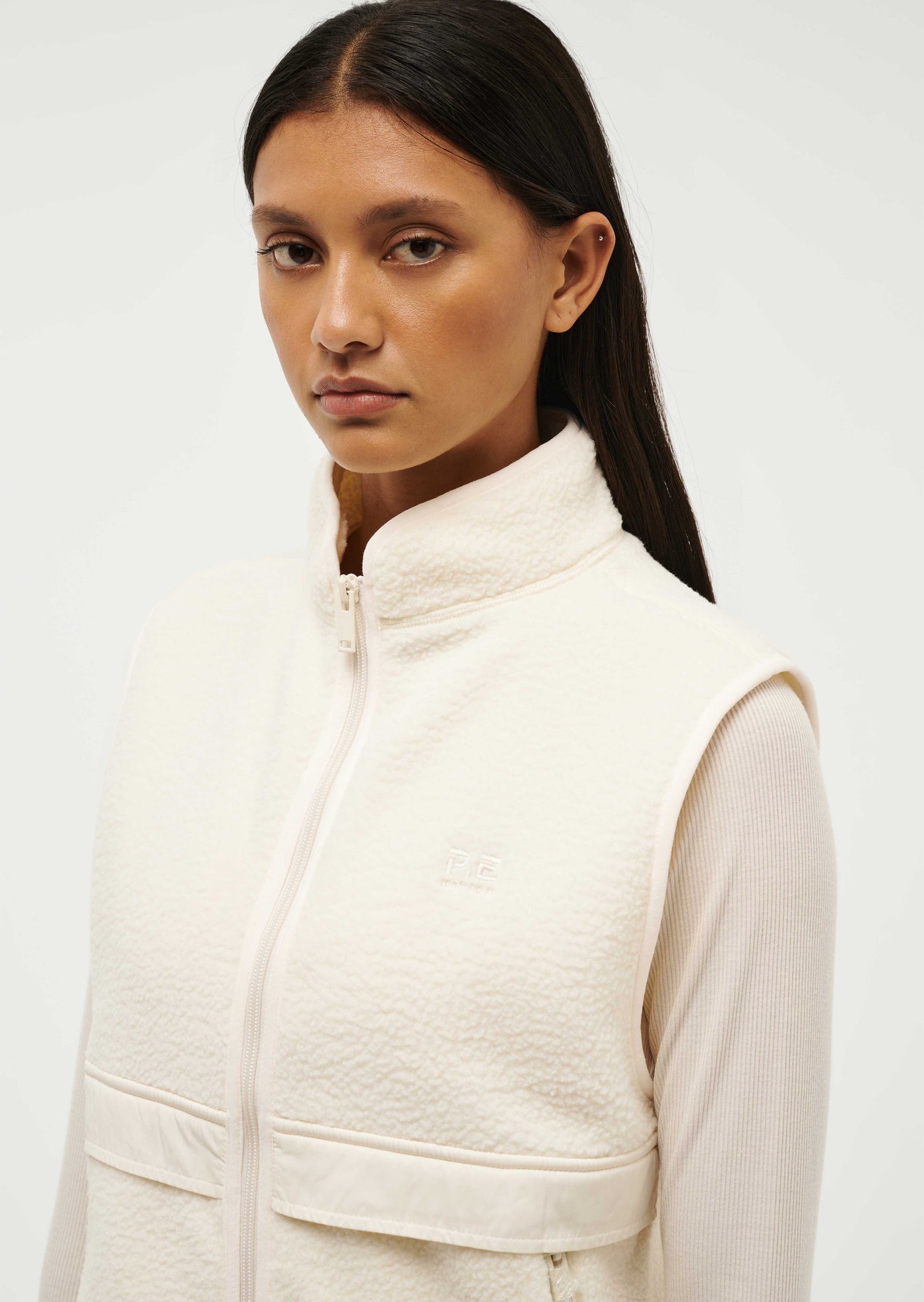 TECHNIQUE VEST IN WHISPER WHITE