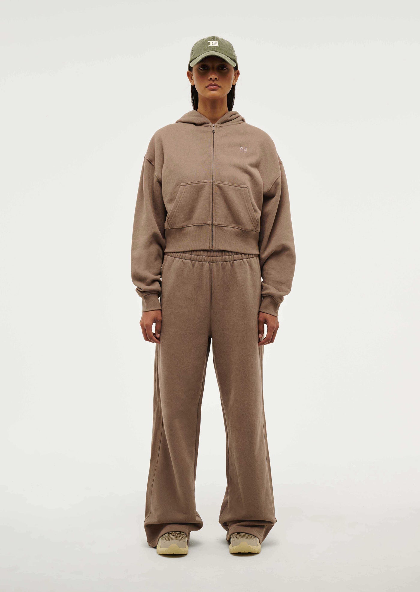 ADVENTURE TRACK PANT IN TAUPE