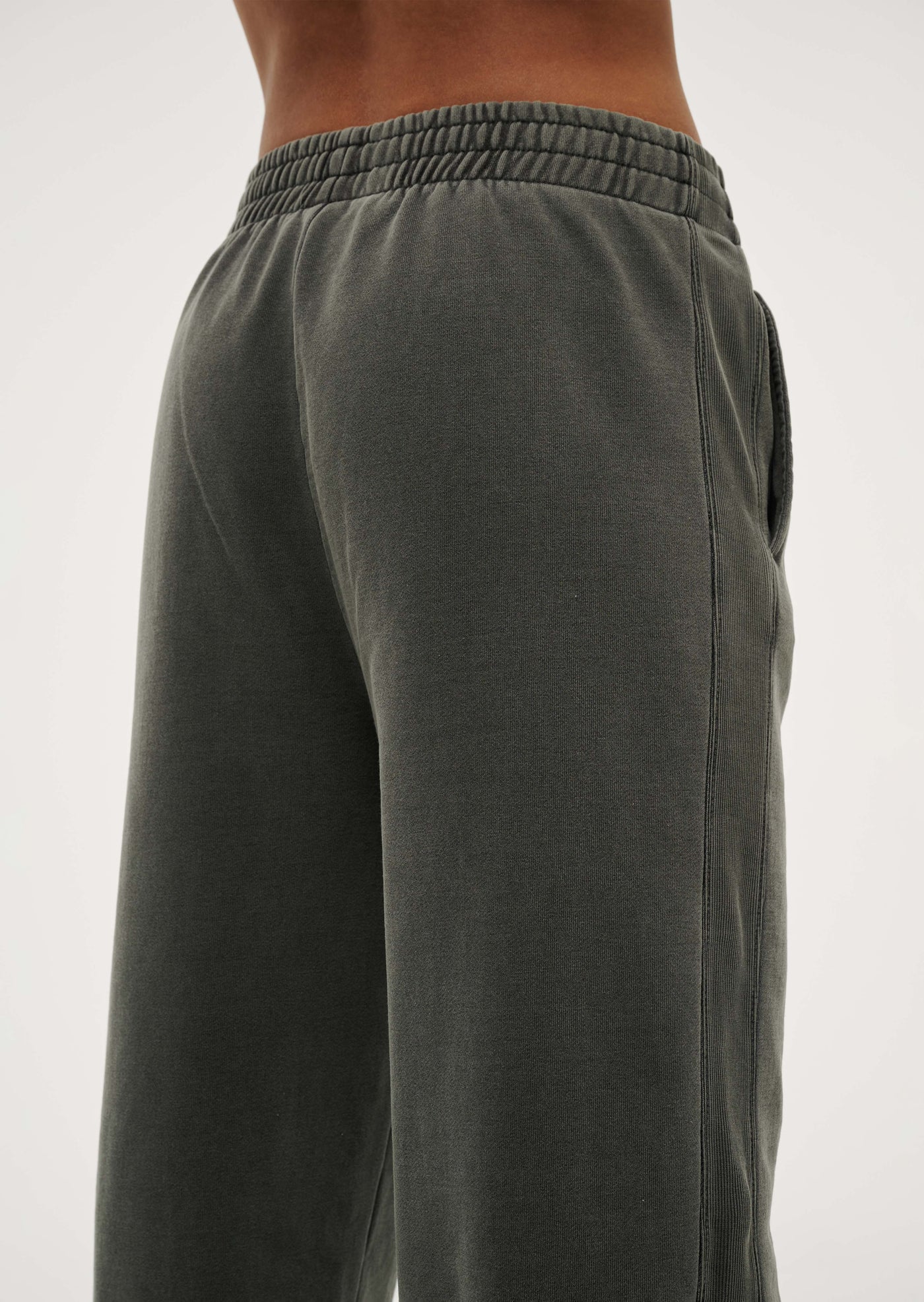 ADVENTURE TRACK PANT IN WASHED GUNMETAL