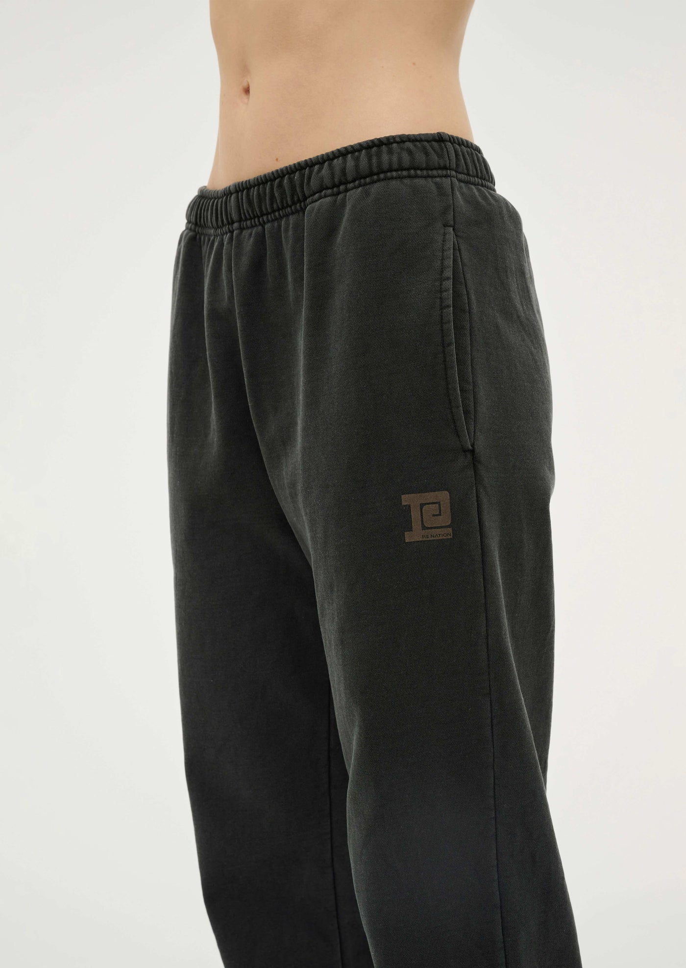 TEAM RECORD TRACKPANT IN WASHED MARINE BLUE