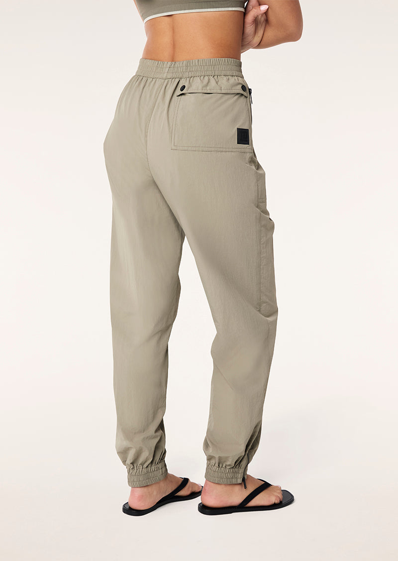 PITLANE PANT IN SILVER SAGE