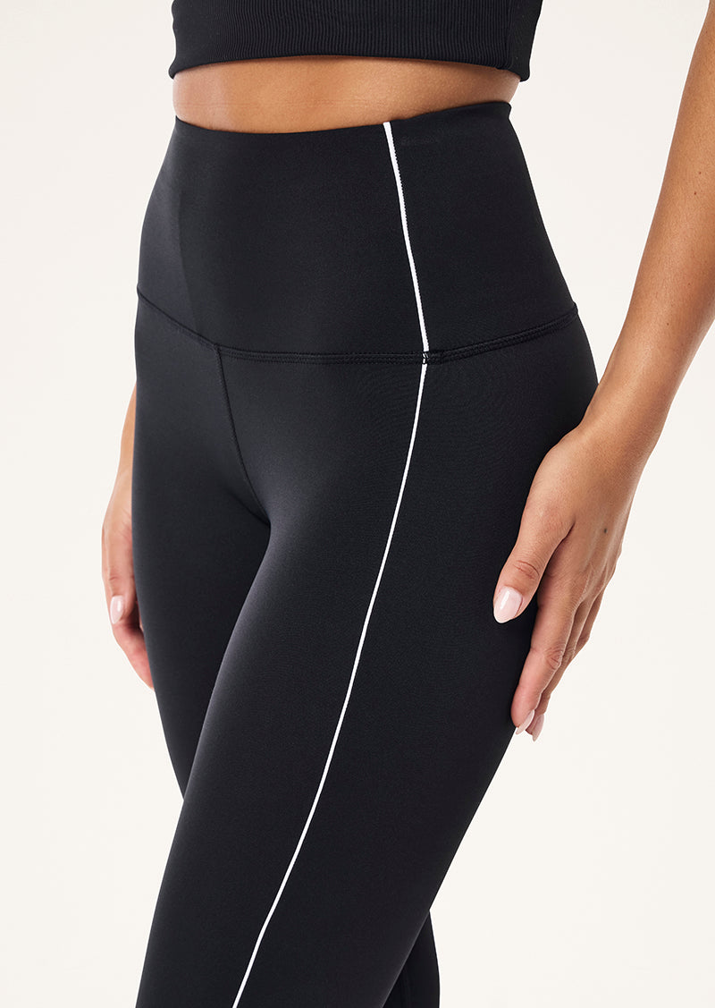 QUANTUM FULL LENGTH LEGGING IN BLACK