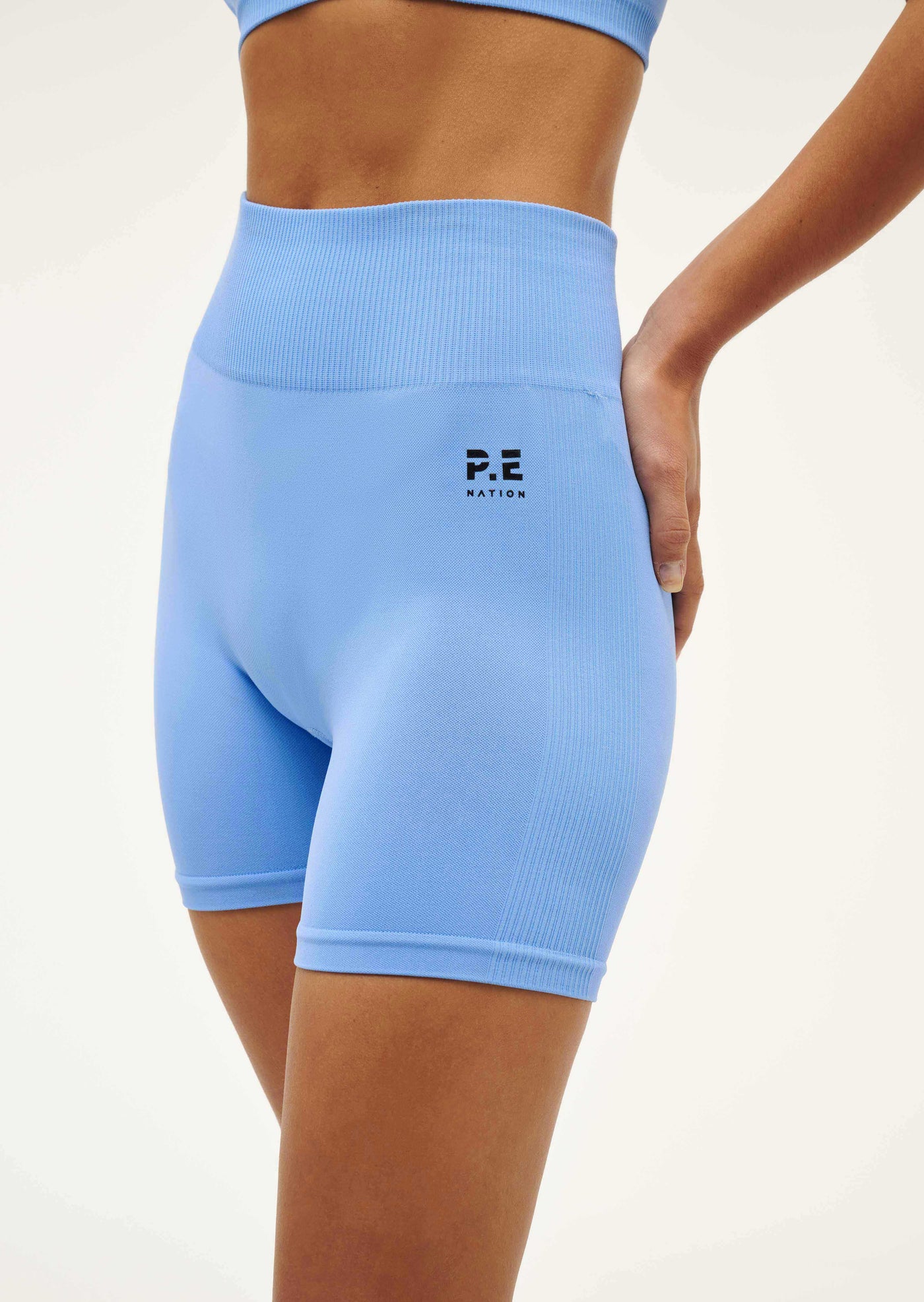 RESTORE SEAMLESS 5" BIKE SHORT IN CORNFLOWER BLUE