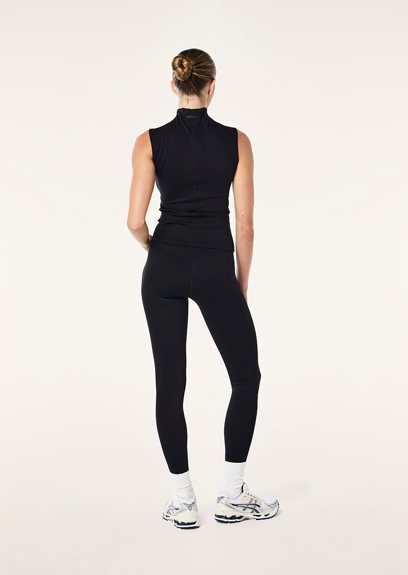 ROUTINE QUARTER ZIP TANK IN BLACK