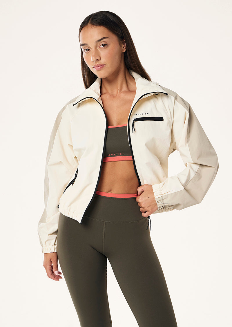 TREK JACKET IN WHISPER WHITE