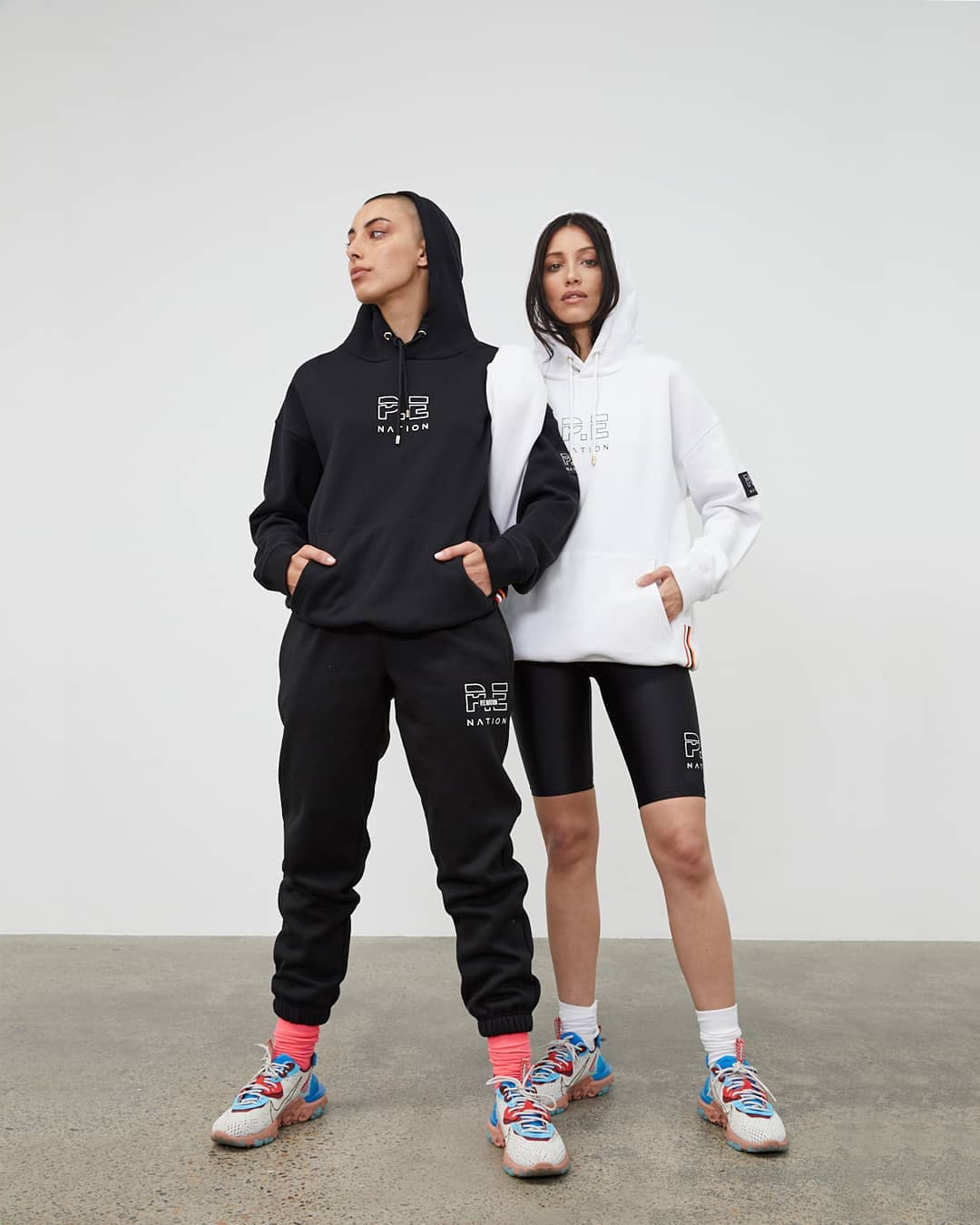 Sweat to Swim sports crop - Nero, Salti People activewear